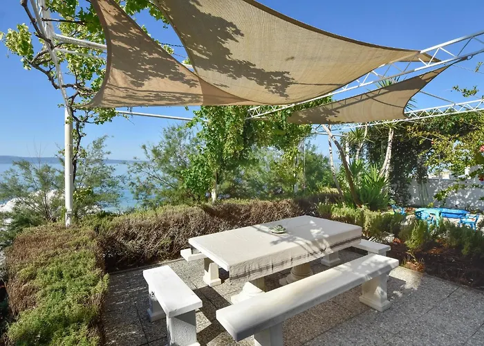 5 Bedroom Cozy Home In Podstrana