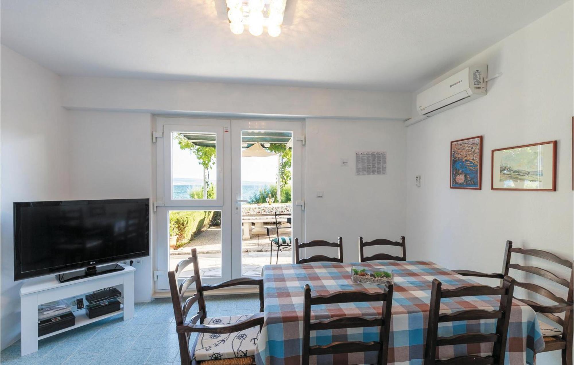 5 Bedroom Cozy In Holiday home