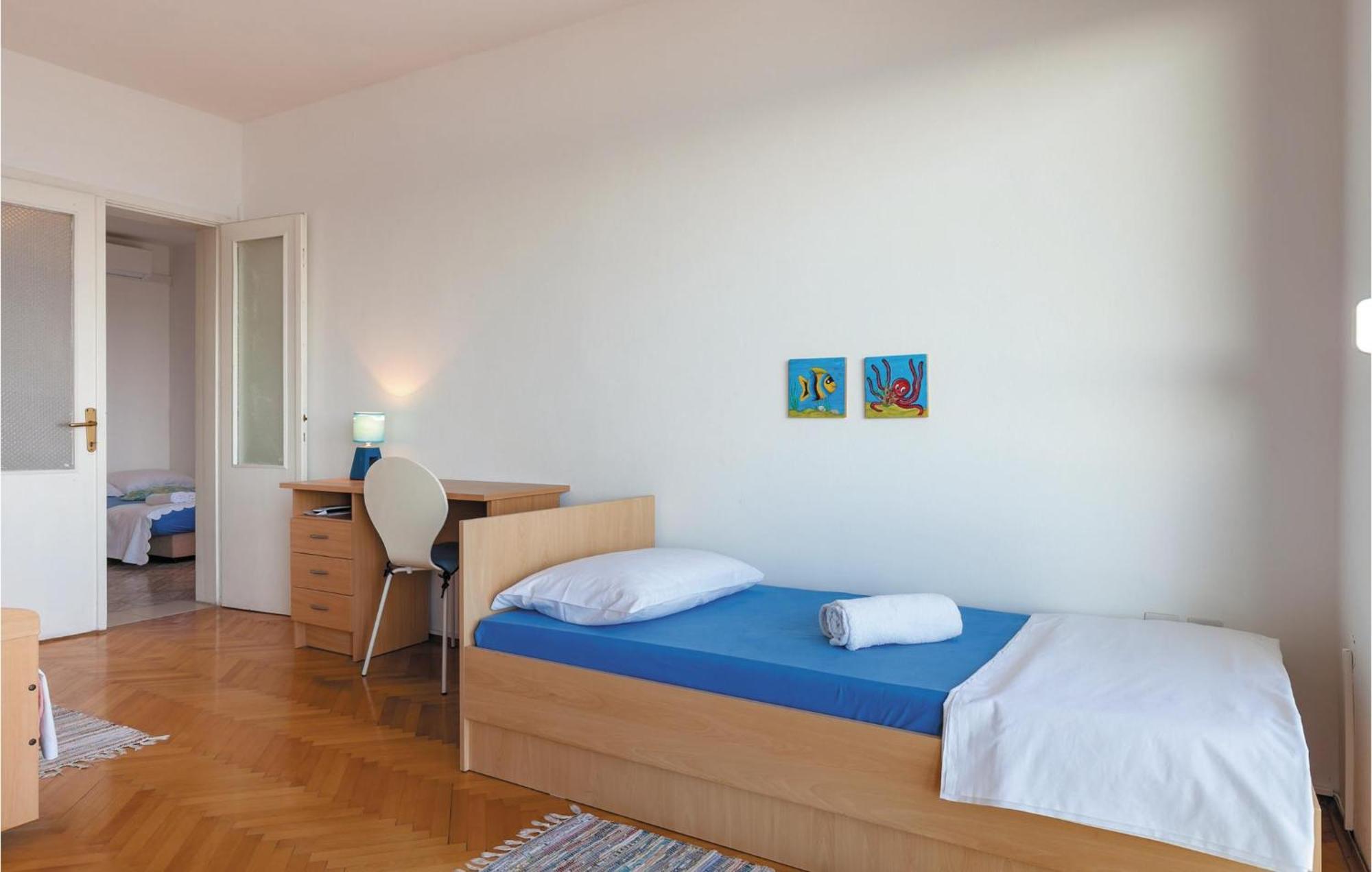 5 Bedroom Cozy In Podstrana